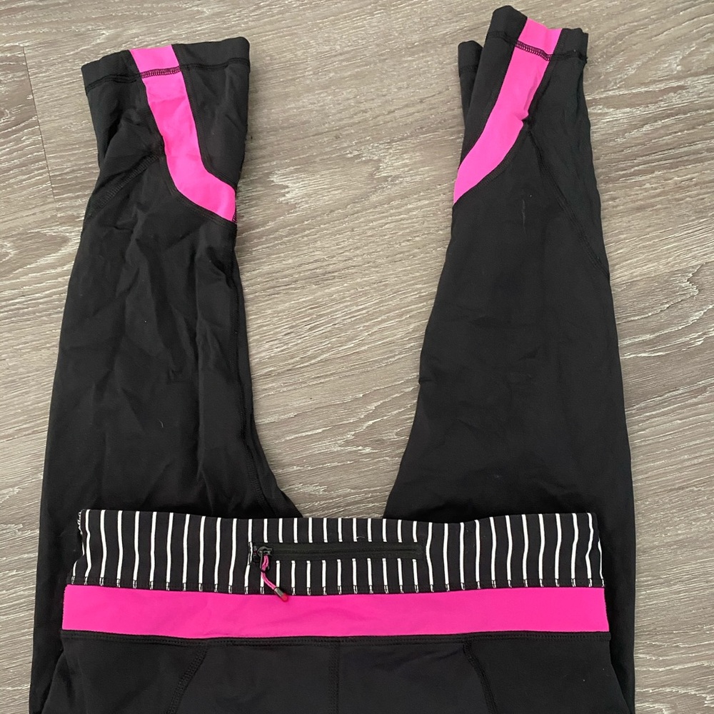 Lululemon Running crops - Picture 2 of 3